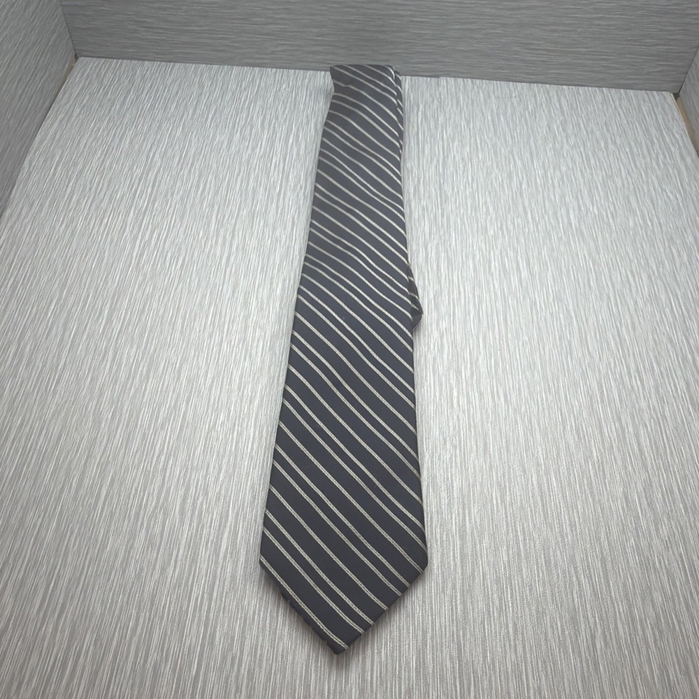 Ralph Lauren Men's Silk Tie Black Gray Striped Classic Necktie